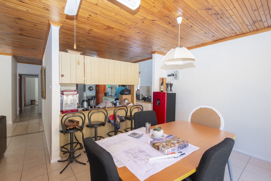 3 Bedroom Property for Sale in Middedorp Western Cape